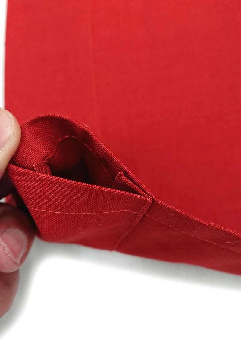 のれん棒を通す所も撮影。<br>こちらも同様にキレイな縫製技術でございます♪