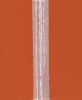 水や冷気の浸入を防ぐ目張りテープ。<br>（内股は未使用。）