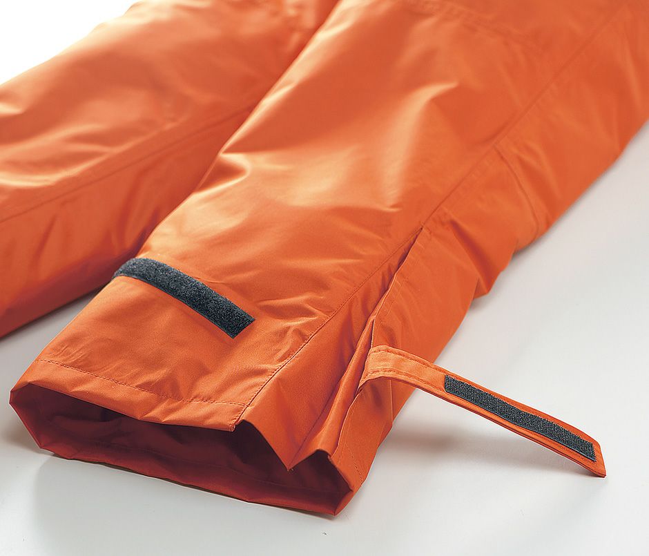 すそ部分のマジックテープ