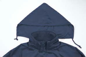 襟内に収納できるフード