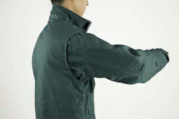 袖口はマジックテープです。