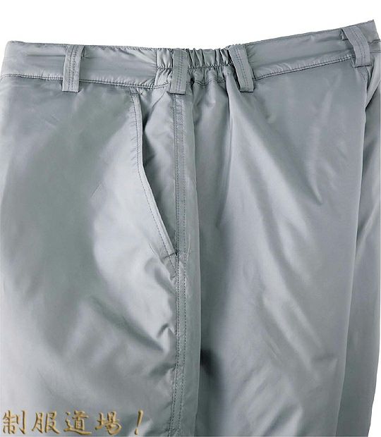 ウエスト部分は脇ゴム仕様です！