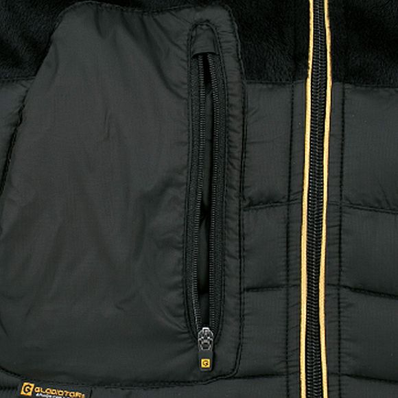 タテ向きファスナーがかっこいい！