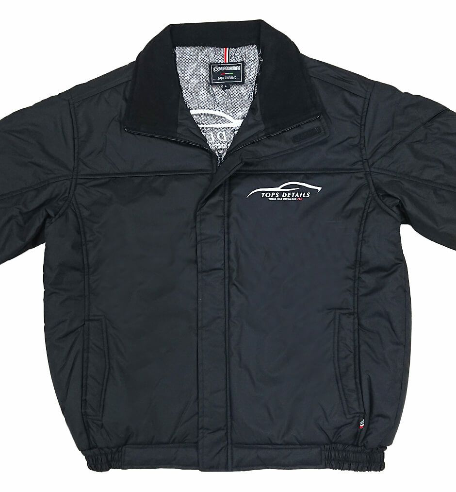 左胸にはロゴプリントでご対応いたしました。