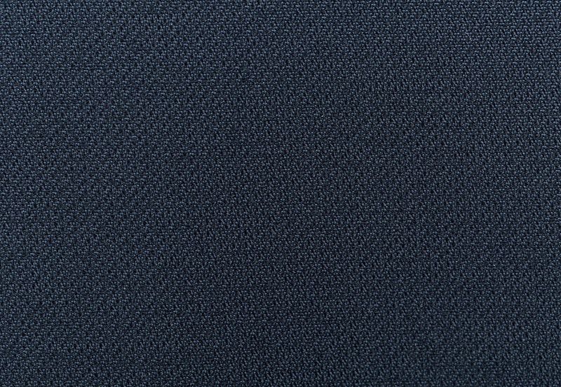 重厚感のあるヘリンボン生地のアップ写真です！