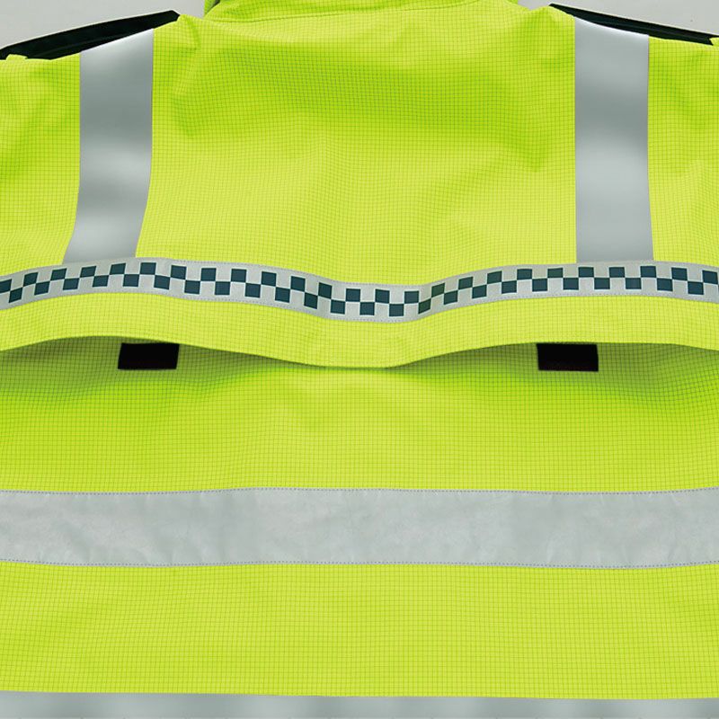 背中はベンチレーションタイプ