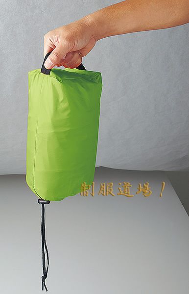 こんな感じで持ち運んで可能。