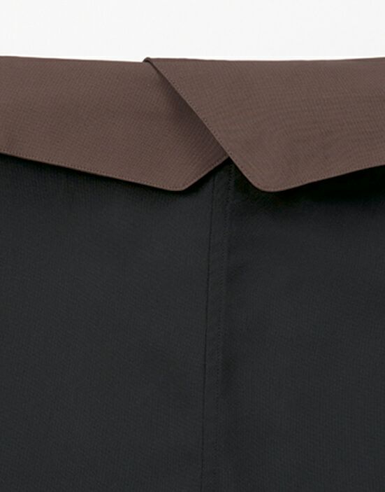 スタイリッシュに腰紐を隠す配色の折返し