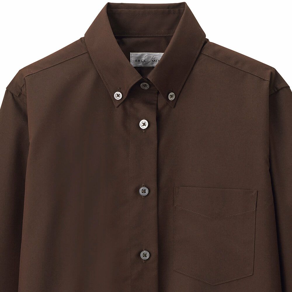 茶色のエリ部分