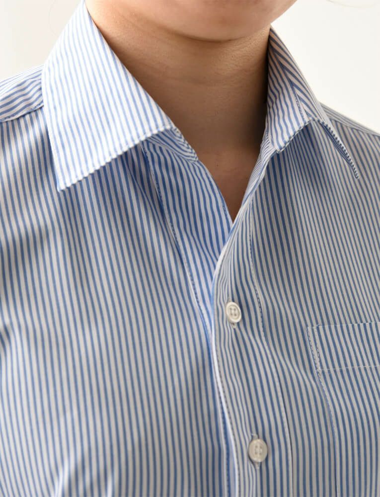 襟元アップ画像