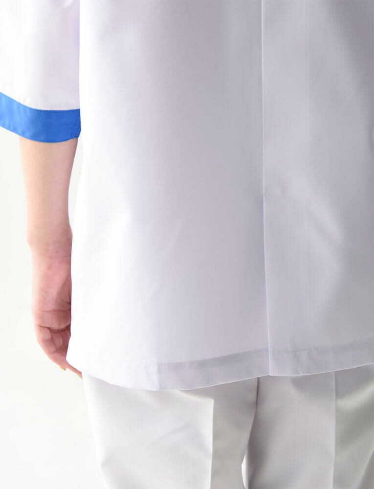 背中裾のデザイン