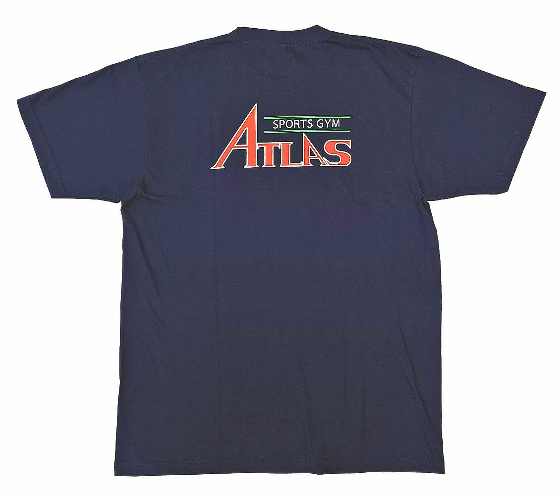 京都府福知山市にあるスポーツジム・アトラス様のロゴ入りTシャツの完成写真をご覧ください。<br>背中の大きなロゴマークがオリジナル感いっぱい！