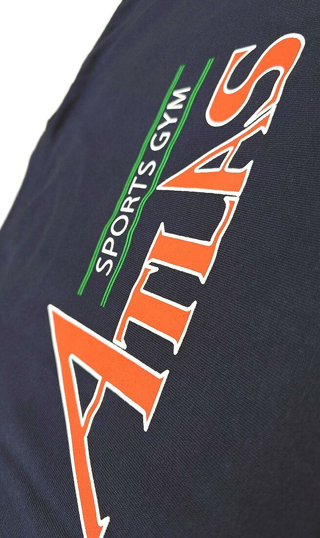 ユニフォーム用の特殊なインクでプリントする方法のシルクプリントで入れているので耐久性は抜群です。