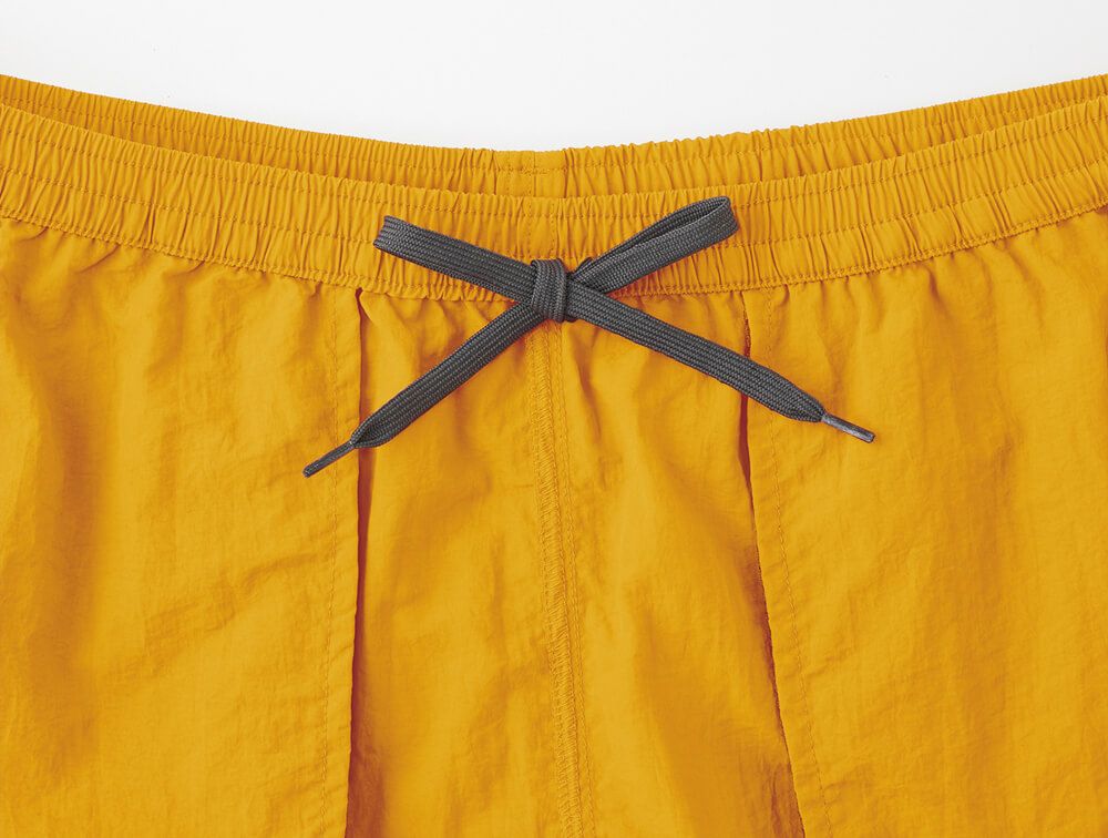 ウエストは平ゴム入り＆ドローコード付き