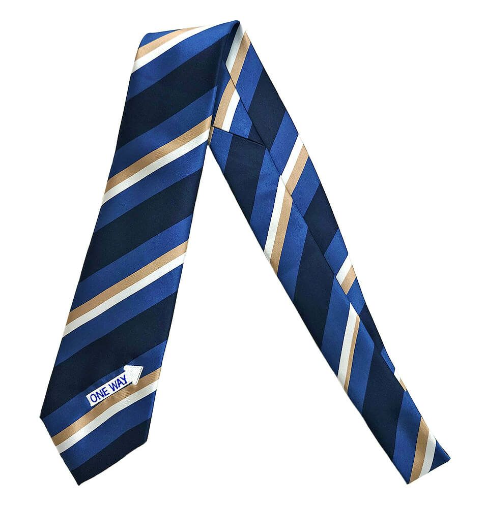 東京都町田市で活動されている学生団体ONE WAY様のネーム刺繍入りネクタイの完成写真をご覧くださいませ。<br>オリジナル感満点で高級感たっぷりのオリジナルネクタイの完成です。