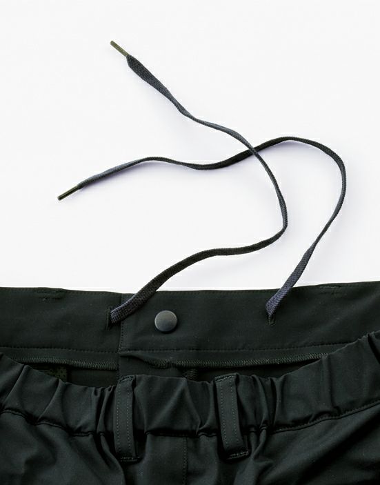 ウエストの紐で自由にサイズ調整が出来ます