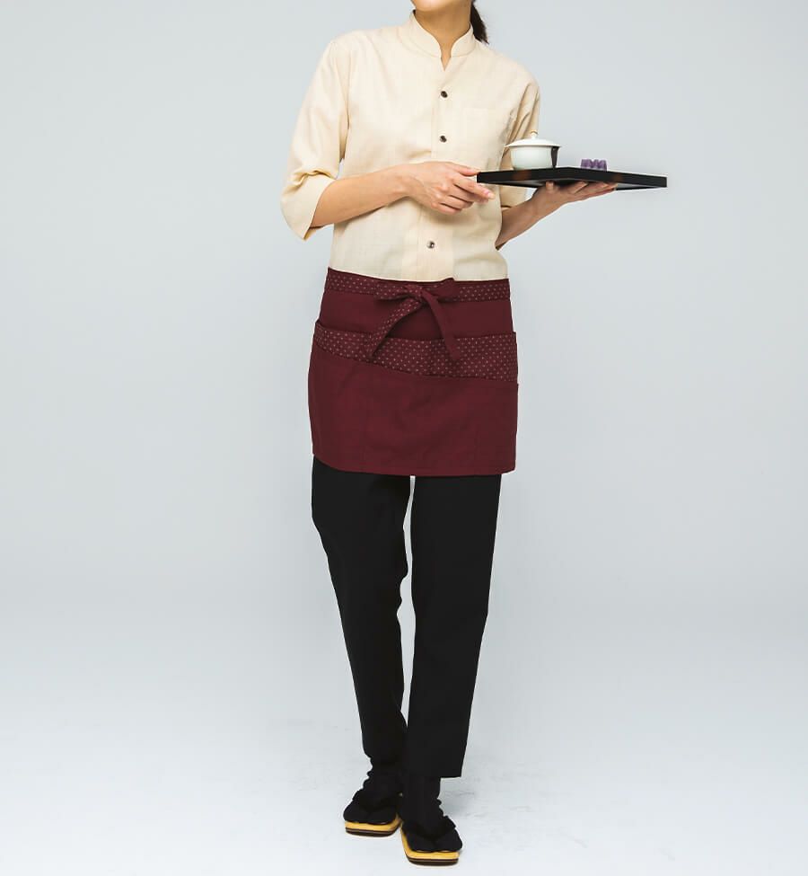 ベージュ・ショップコート着用写真