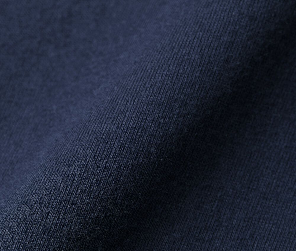 毛羽立ちが少なくなるように工夫した糸を使用した5.6オンス生地