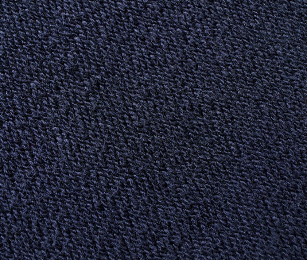 通常よりも太い糸で重厚感のある裏パイル（裏毛）