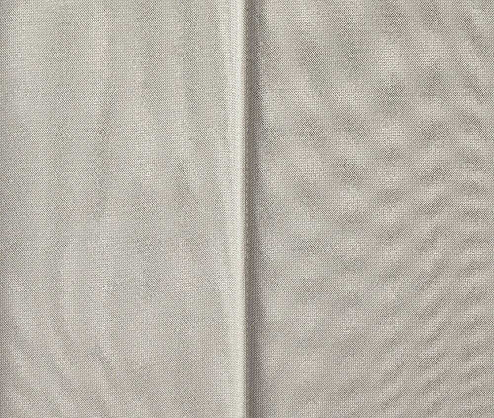 センターにはクリースステッチ入り