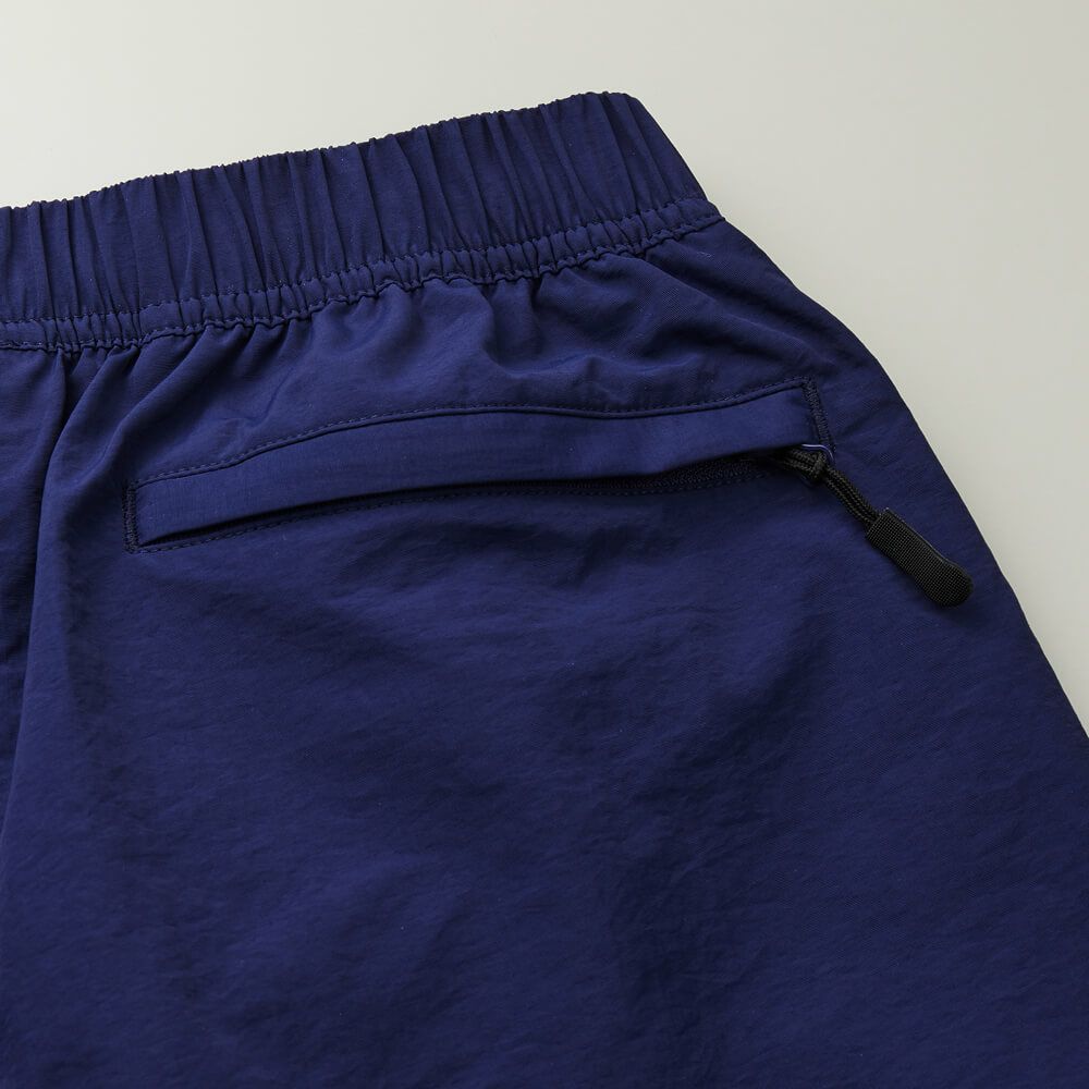 片玉縁仕様のヒップポケット（右側のみ）（こちらのカラーは廃色です）