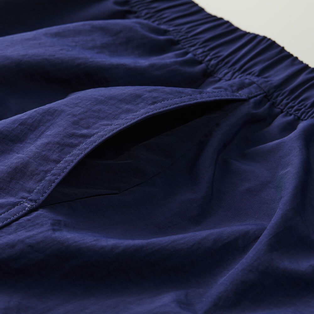 脇ポケットあり、片玉縁ポケット仕様（こちらのカラーは廃色です）