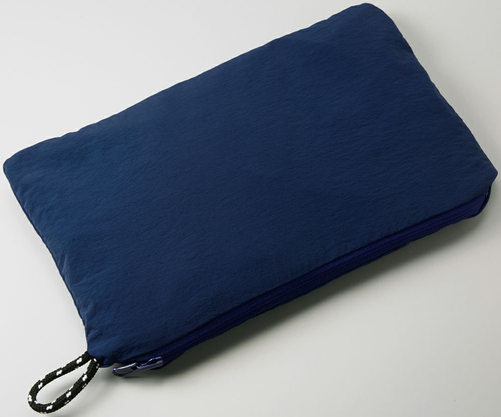 収納・携帯性にすぐれたパッカブル仕様