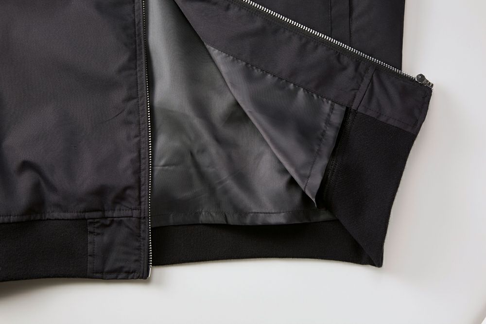 ライナー付き、プリント加工に便利な裾フラシ仕様