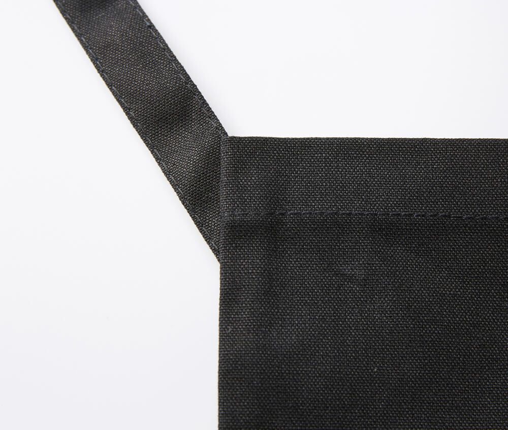 持ち手が斜めについているので身に着けたときに形が崩れません