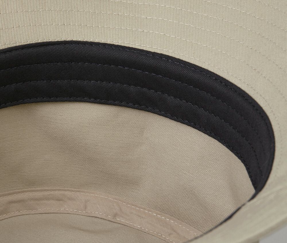 053.ライトベージュスベリ