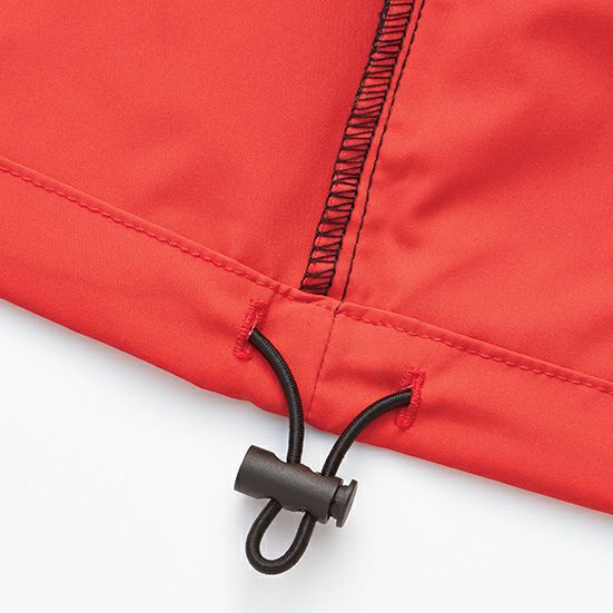 ドローコードで裾幅の調節が可能