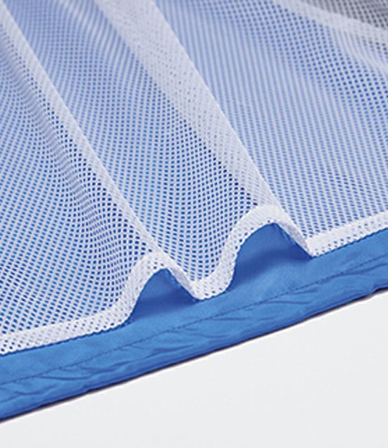 裏地はメッシュ素材、フラシ仕様で2次加工に対応