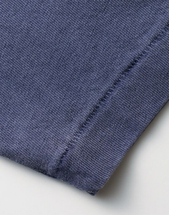 袖口と裾はルイス仕立て