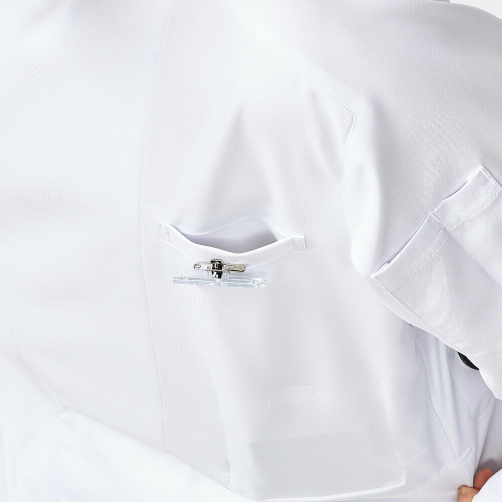 名札を付けられるネームスリット