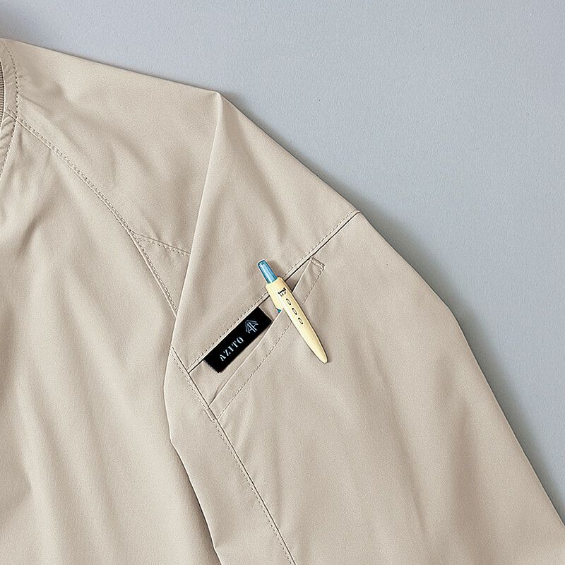 袖のペン差しポケット付き