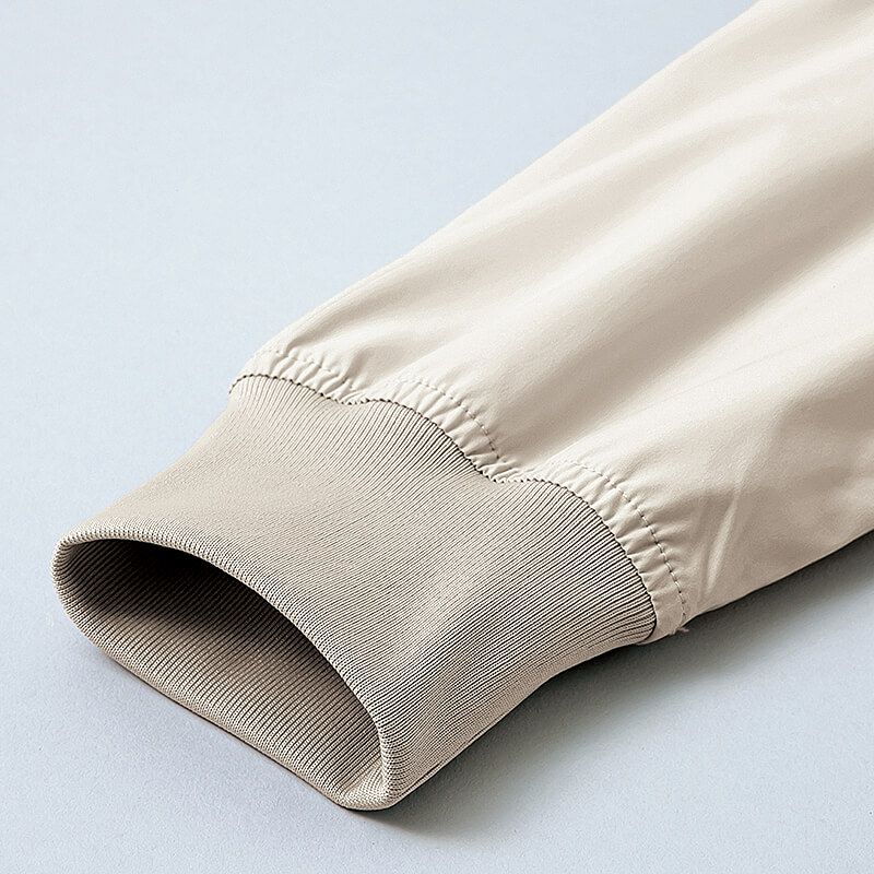 袖口はリブ仕様