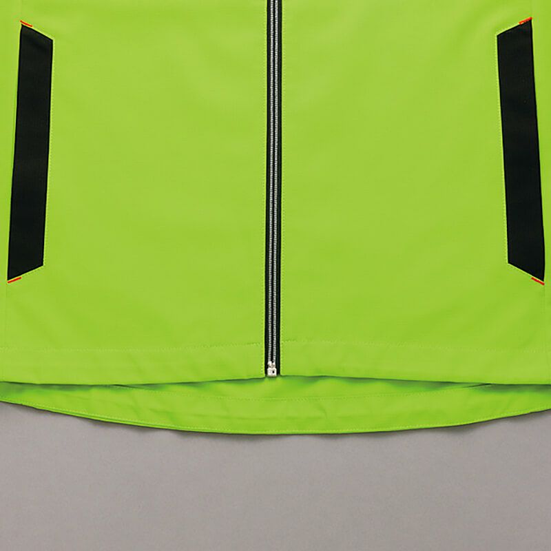 スソは前かがみになっても腰が出ないサイクルカット