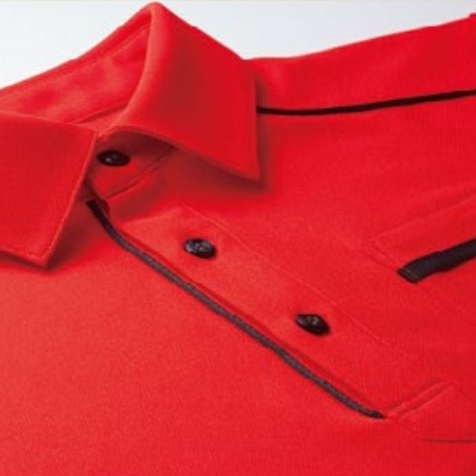 パイピング<br>前立てと肩にパイピングを施し、洗練された印象に。