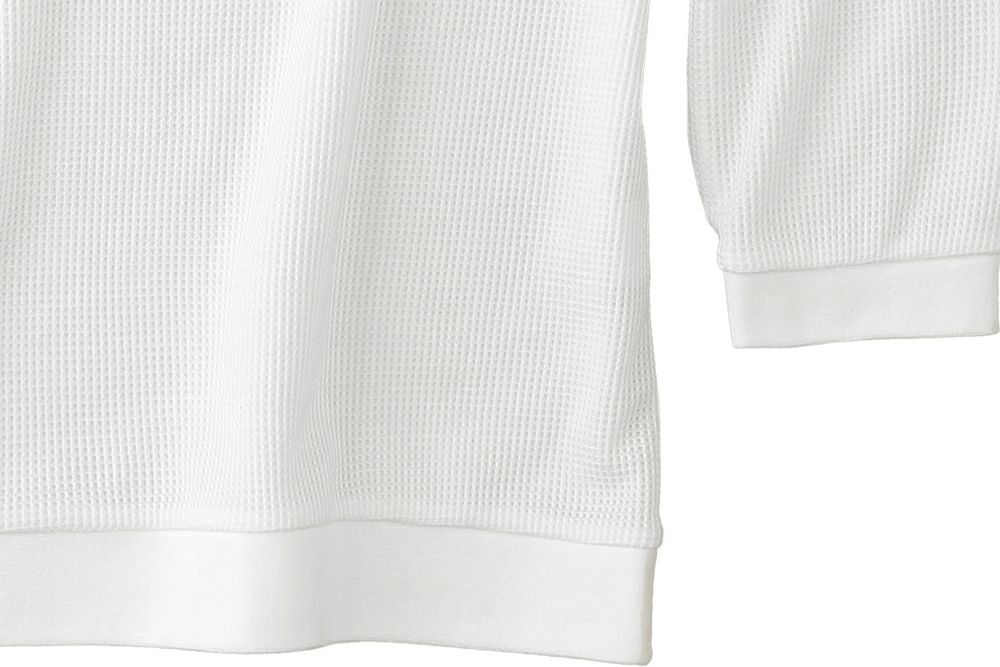 襟・袖・裾リブニット<br>襟だけでなく、袖、裾部分にもリブニットを採用。適度なフィット感で不要なだぶつきを抑えています。