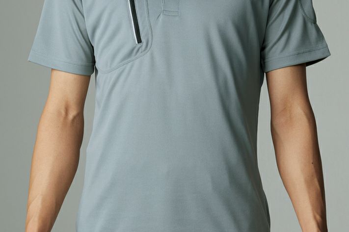 スリムデザイン<br>ウエスト部分がダブつかないやや細身のシルエット。すっきりした印象でスマートに着こなせます。