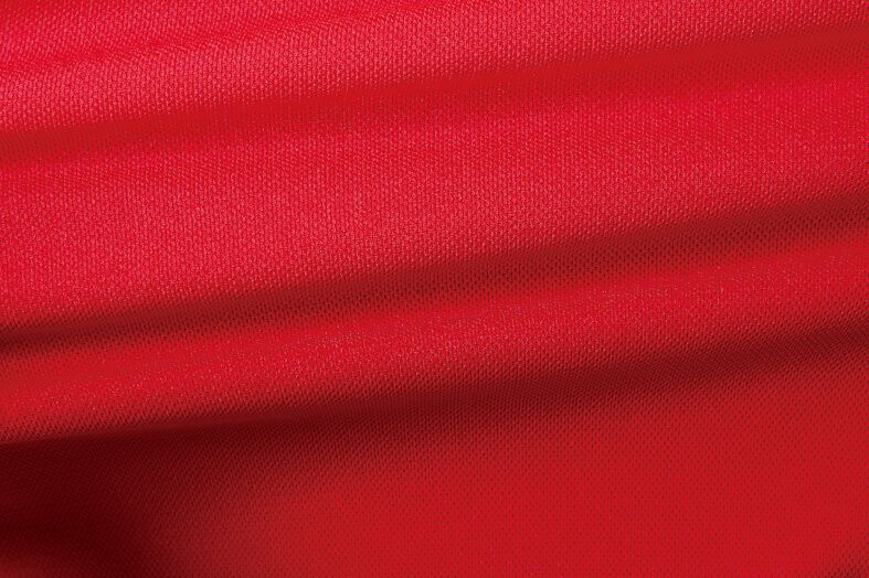 ストレッチ素材<br>体の動きに合わせて伸縮するストレッチ素材を採用。ツッパリ感のない着心地の良さが魅力。