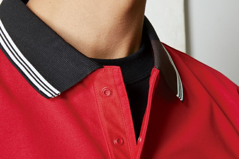 スナップボタン<br>前見頃スッキリのスナップボタンを採用。引っ掛かりによる脱落・紛失・接触の心配がありません。