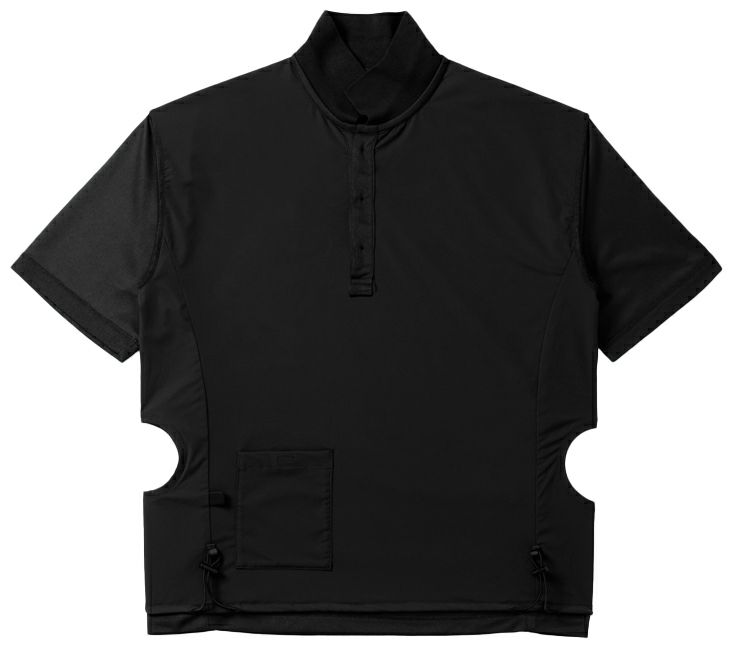 裏側：身ごろ部分は空気が抜けない特殊な素材を使用