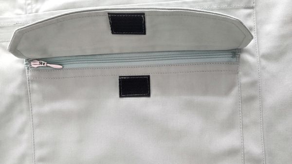 腰部左側ファスナーポケット