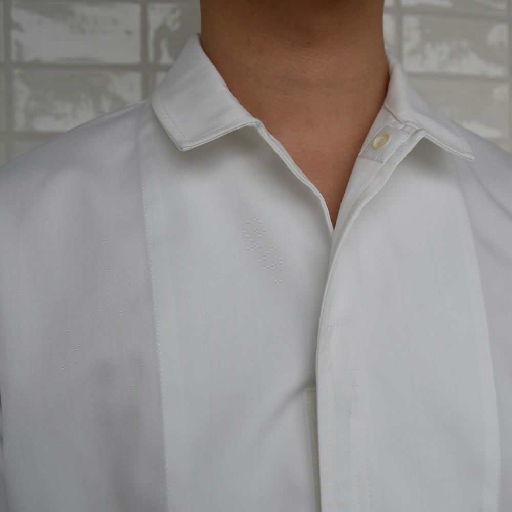 前立て：耐熱テーピースナッパーを使用している為、高温のリネン洗濯にも対応します。