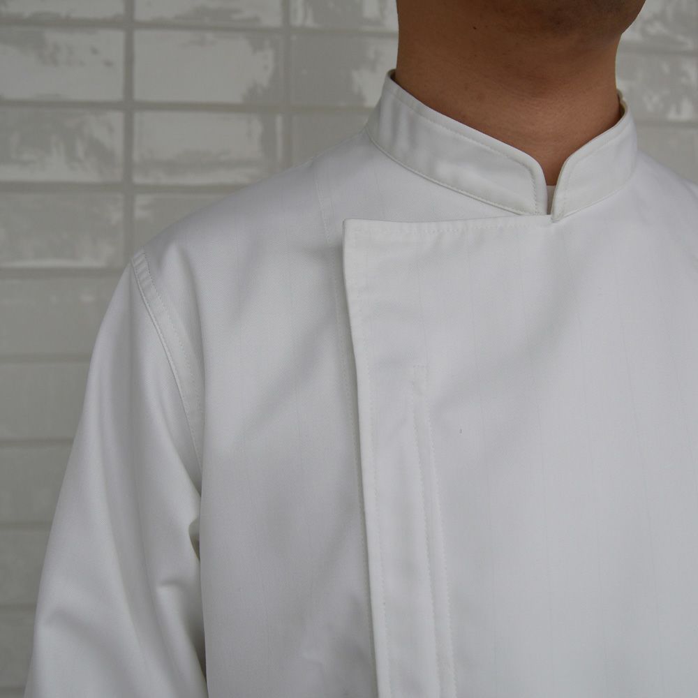 前立て：耐熱テーピースナッパーを使用している為、高温のリネン洗濯にも対応します。