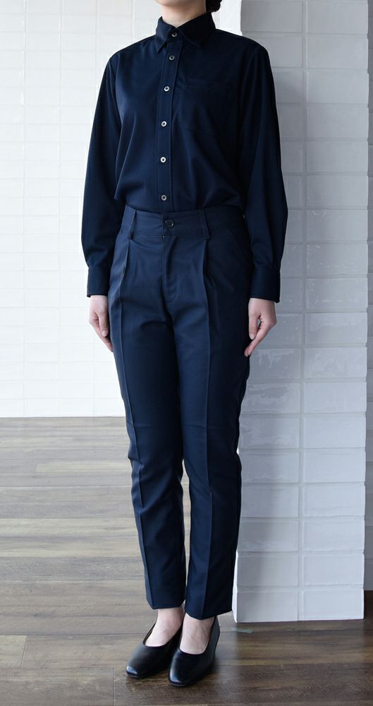 女性：ネイビー