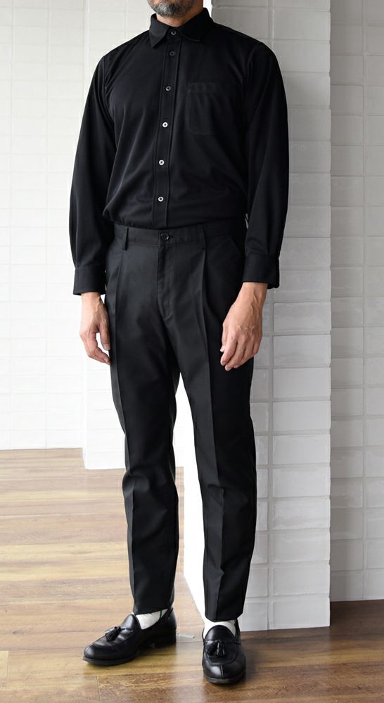 男性：ブラック