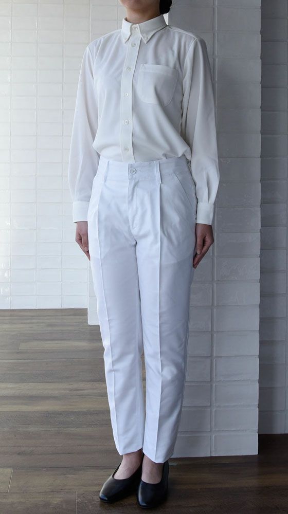 女性：ホワイト