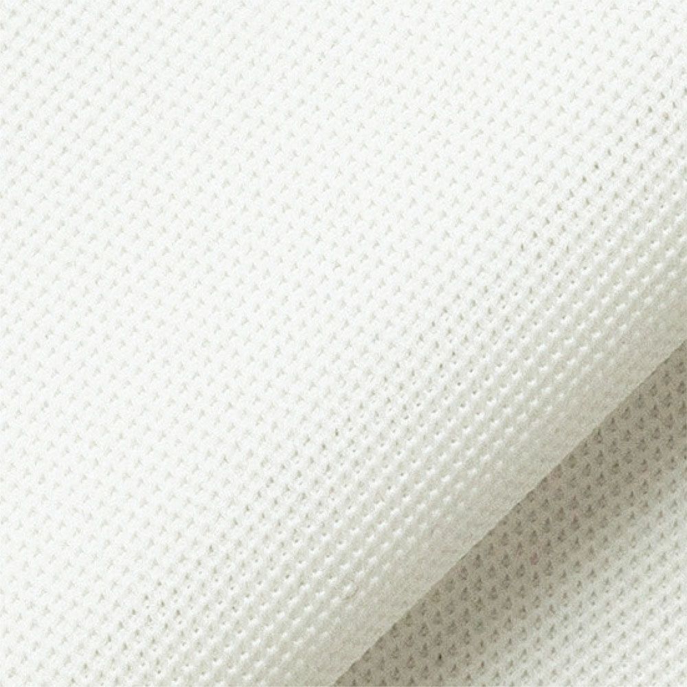 鹿の子［ポリエステル100％］<br>格子状に繊維が縫い込まれている為、摩擦などに非常に強い素材。強度がありながら薄くストレッチ性があり非常に軽い。